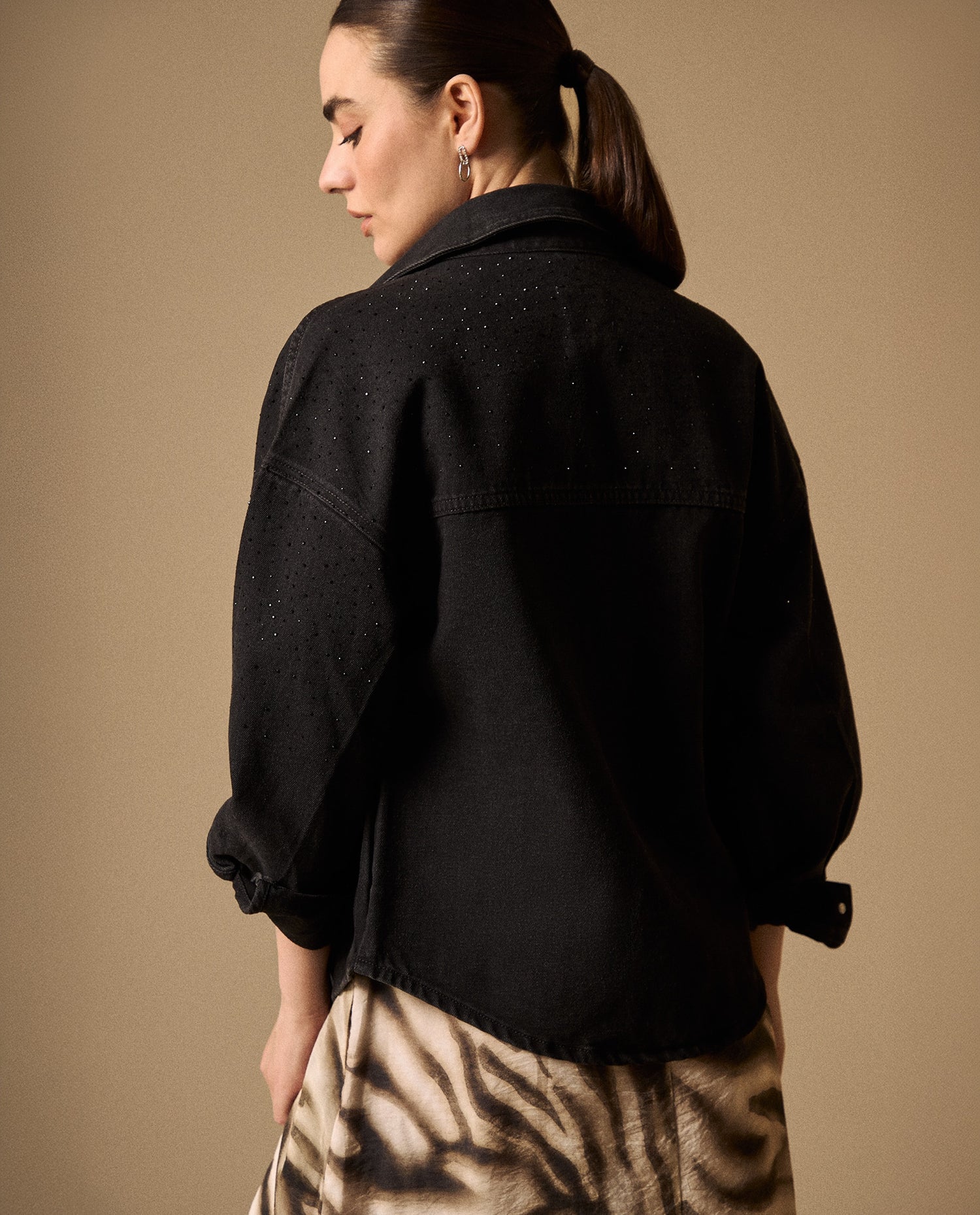 Chaqueta Denim Negro con Micro Brillos - Negro