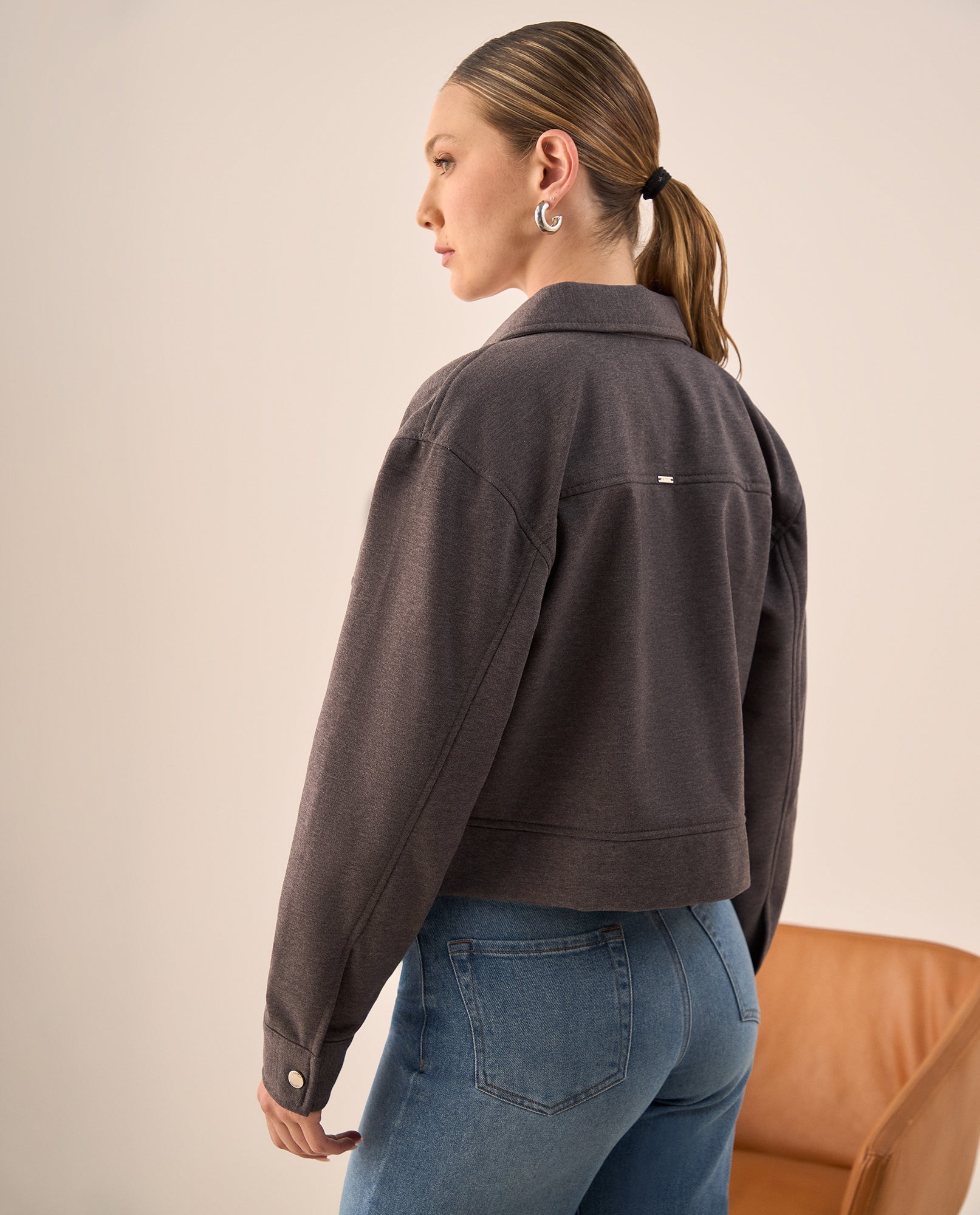 Chaqueta Negra con Cremallera y Bolsillos - Negro 34_429G004_NEG193713_4