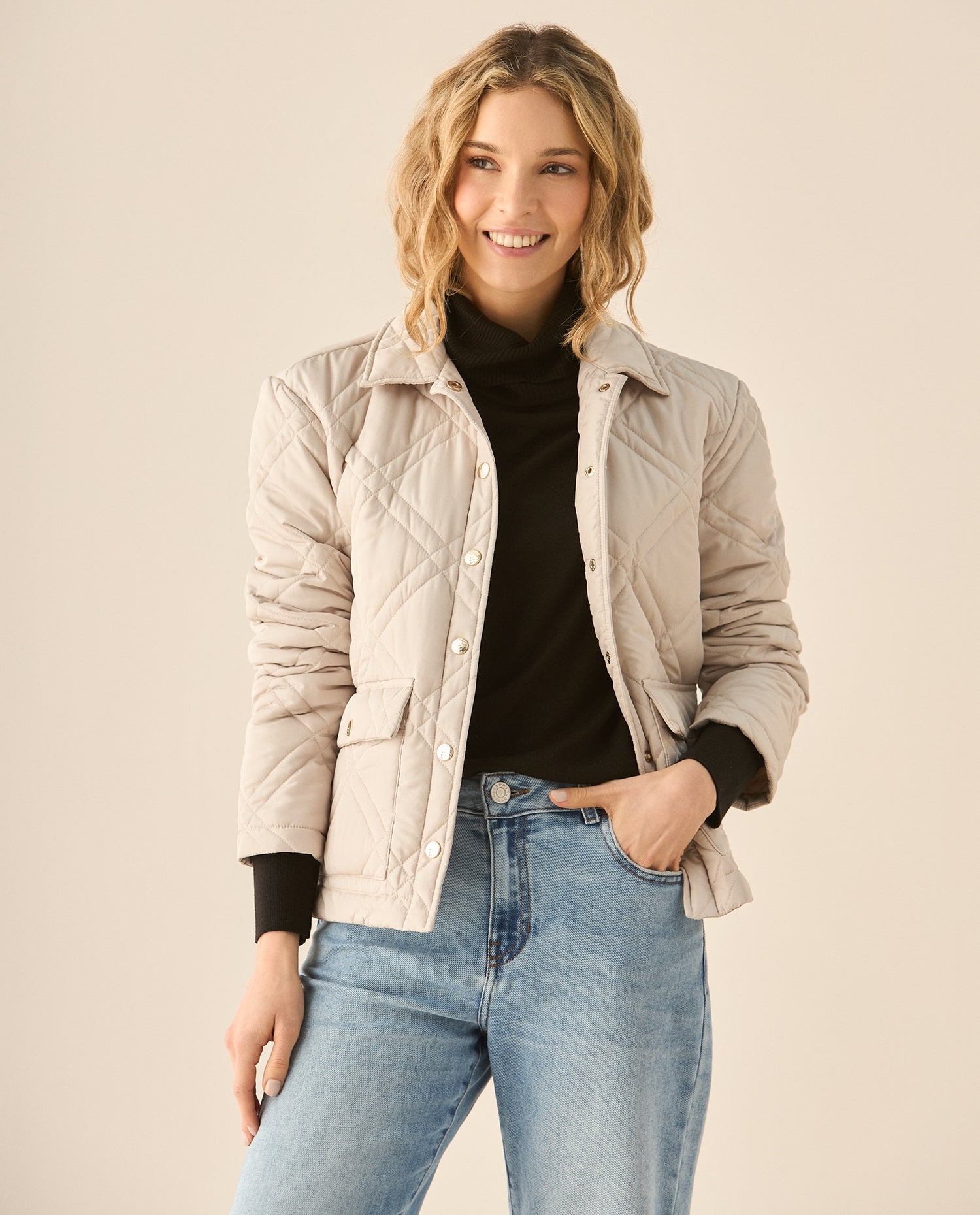 Chaqueta acolchada con broches para mujer - Beige