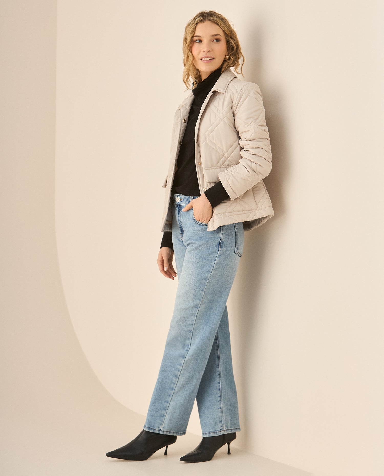 Chaqueta acolchada con broches para mujer - Beige