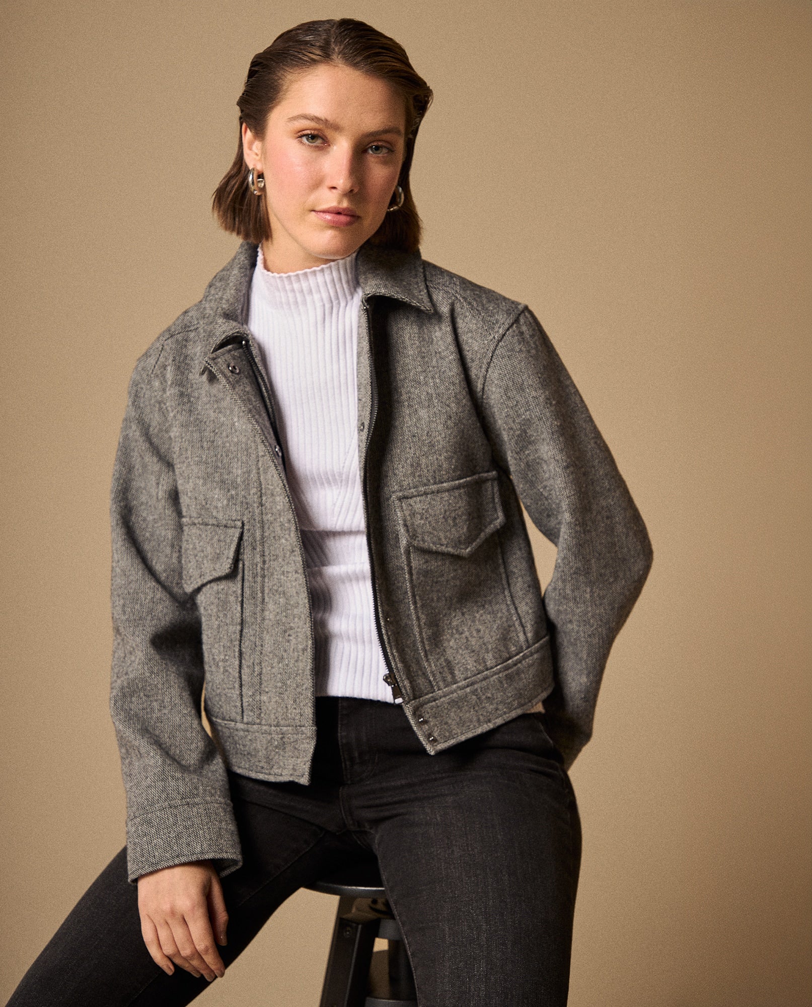 Chaqueta Bomber Gris con Textura Espiga - Negro 34_429G204_NEG194003_4