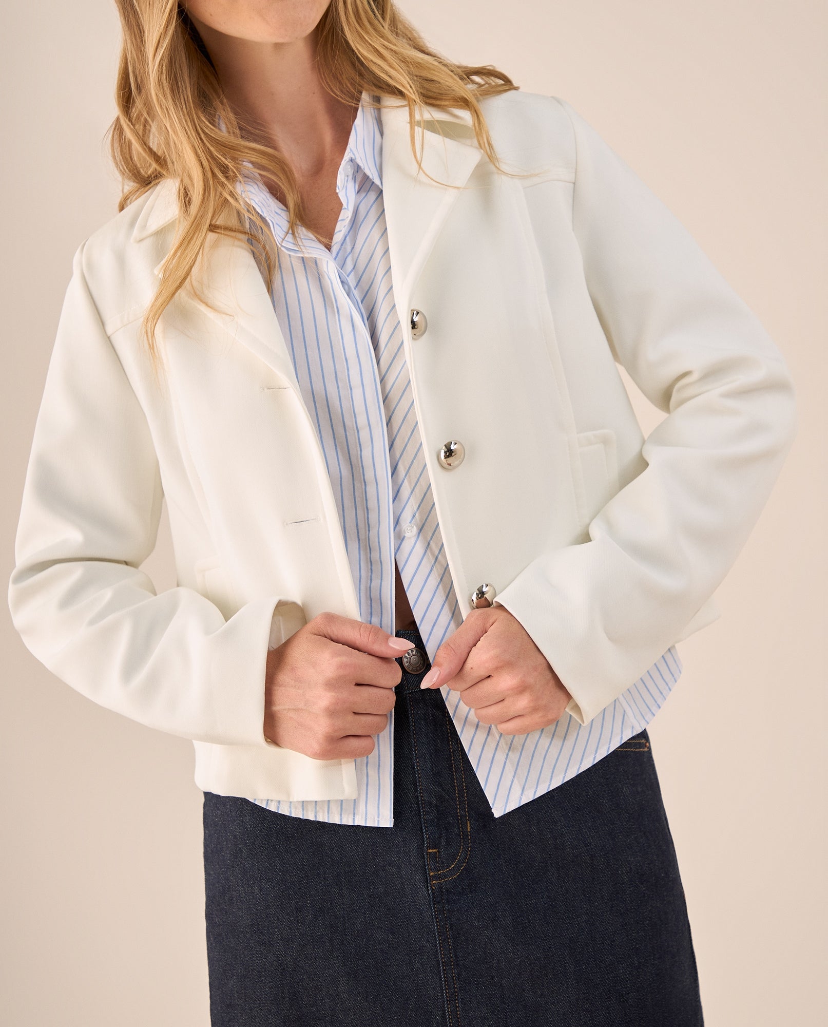 Blazer Blanco con Botones Dorados - Blanco 34_429G208_BLA120601_3