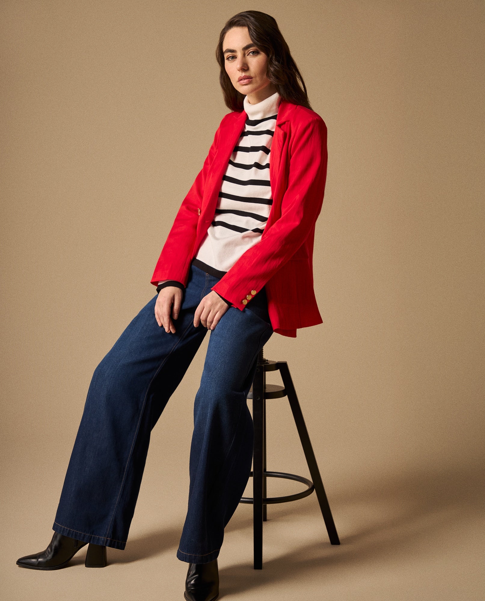 Blazer Rojo con Botones Dorados - Rojo 34_429G214_ROJ171537_5