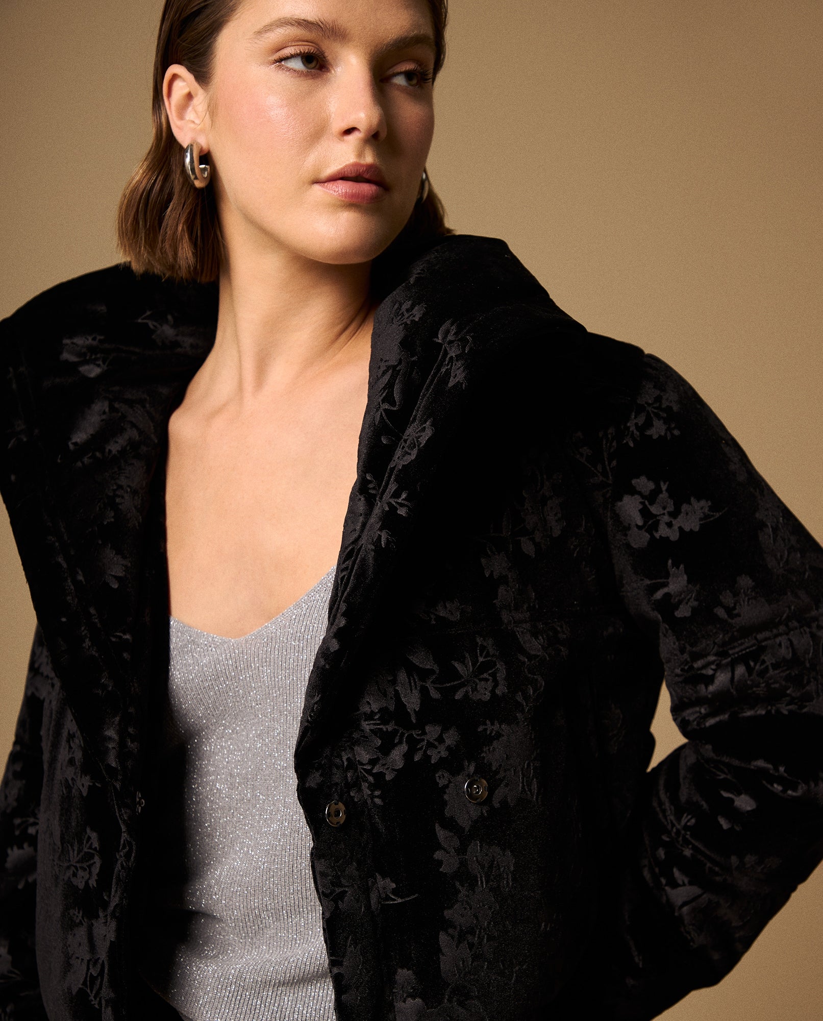 Chaqueta Acolchada Floral con Capucha Negro - Negro 34_429G226_NEG190303_6