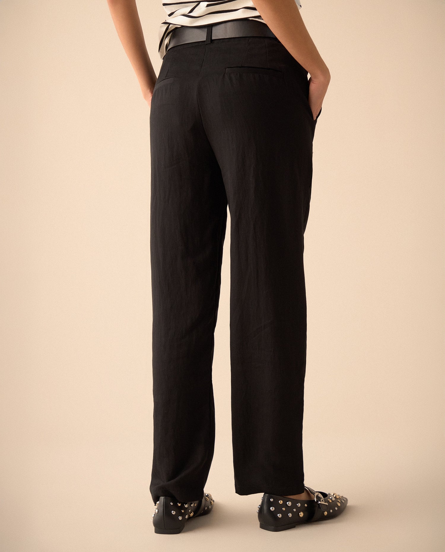 Pantalón elegante con cortes para mujer - Negro