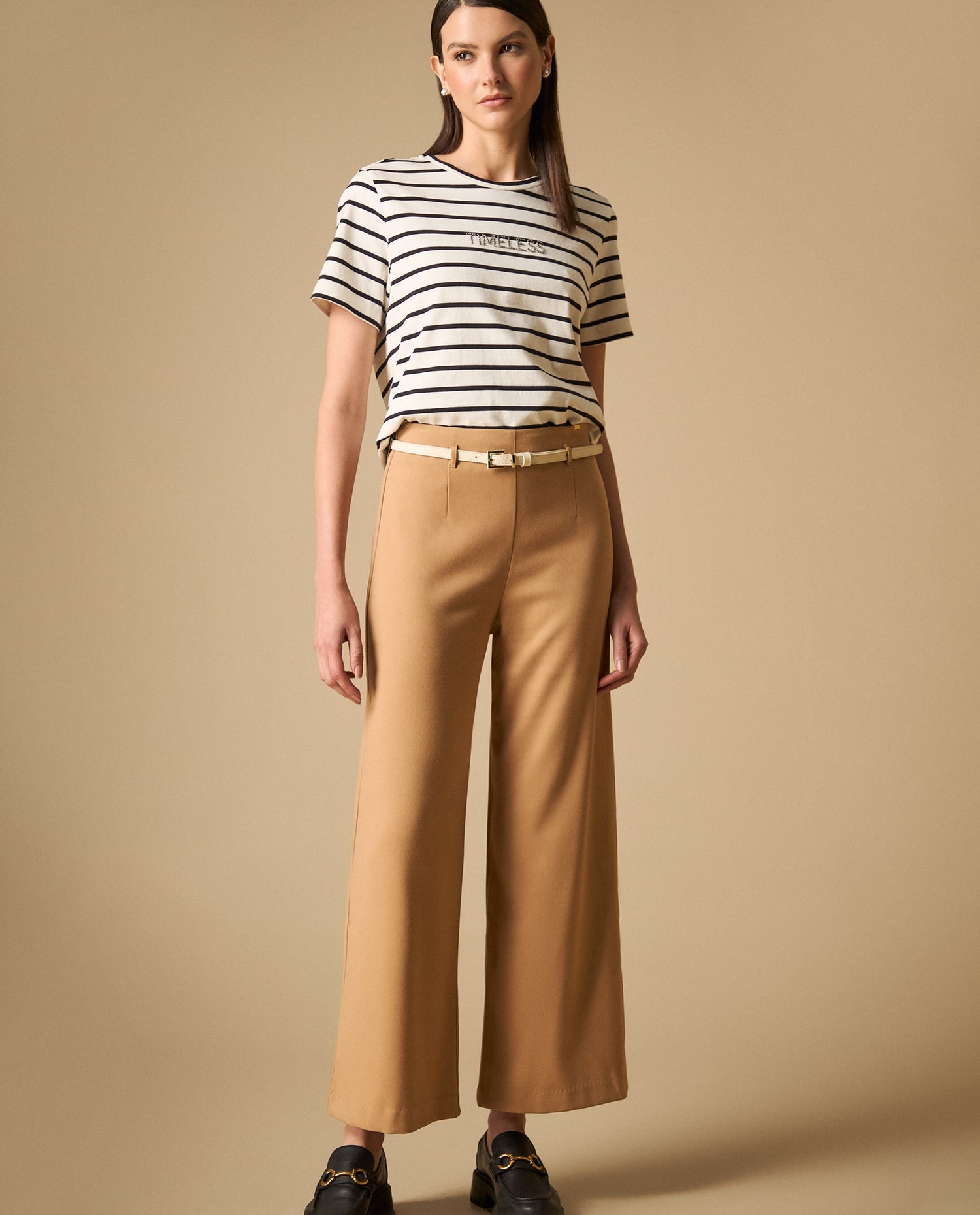 Pantalón largo con pinzas frontales silueta recta - Café