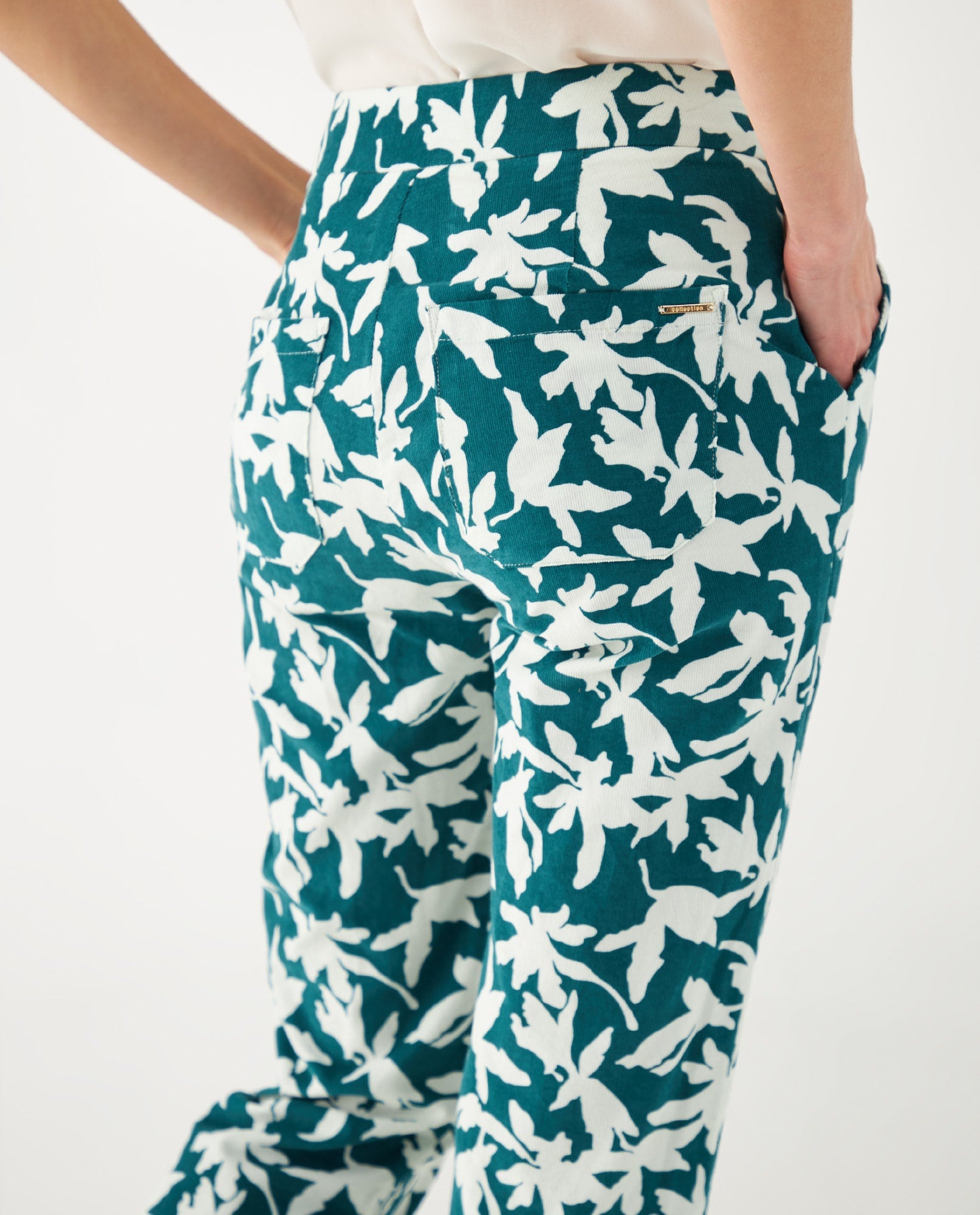 Pantalón para mujer estampado - Verde 34_432F006_VER185322_5