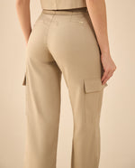 Pantalón tipo cargo para mujer - Beige