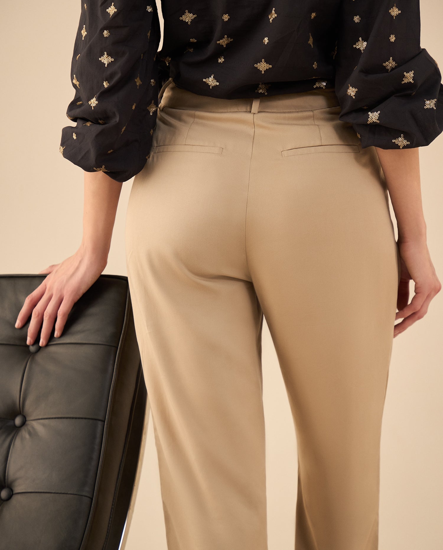 Pantalón de tela fluida para mujer - Beige