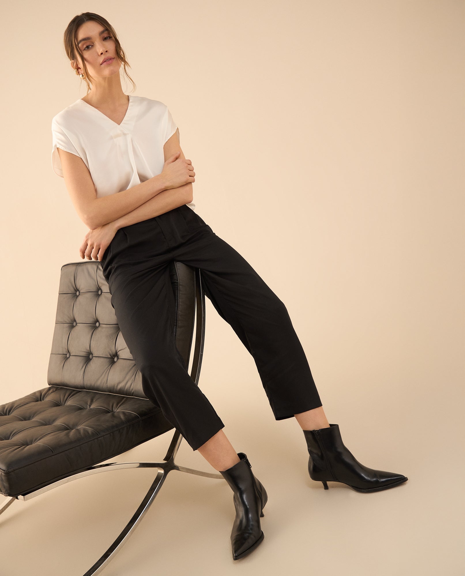 Pantalón de tela fluida para mujer - Negro 34_432G001_NEG190303_6
