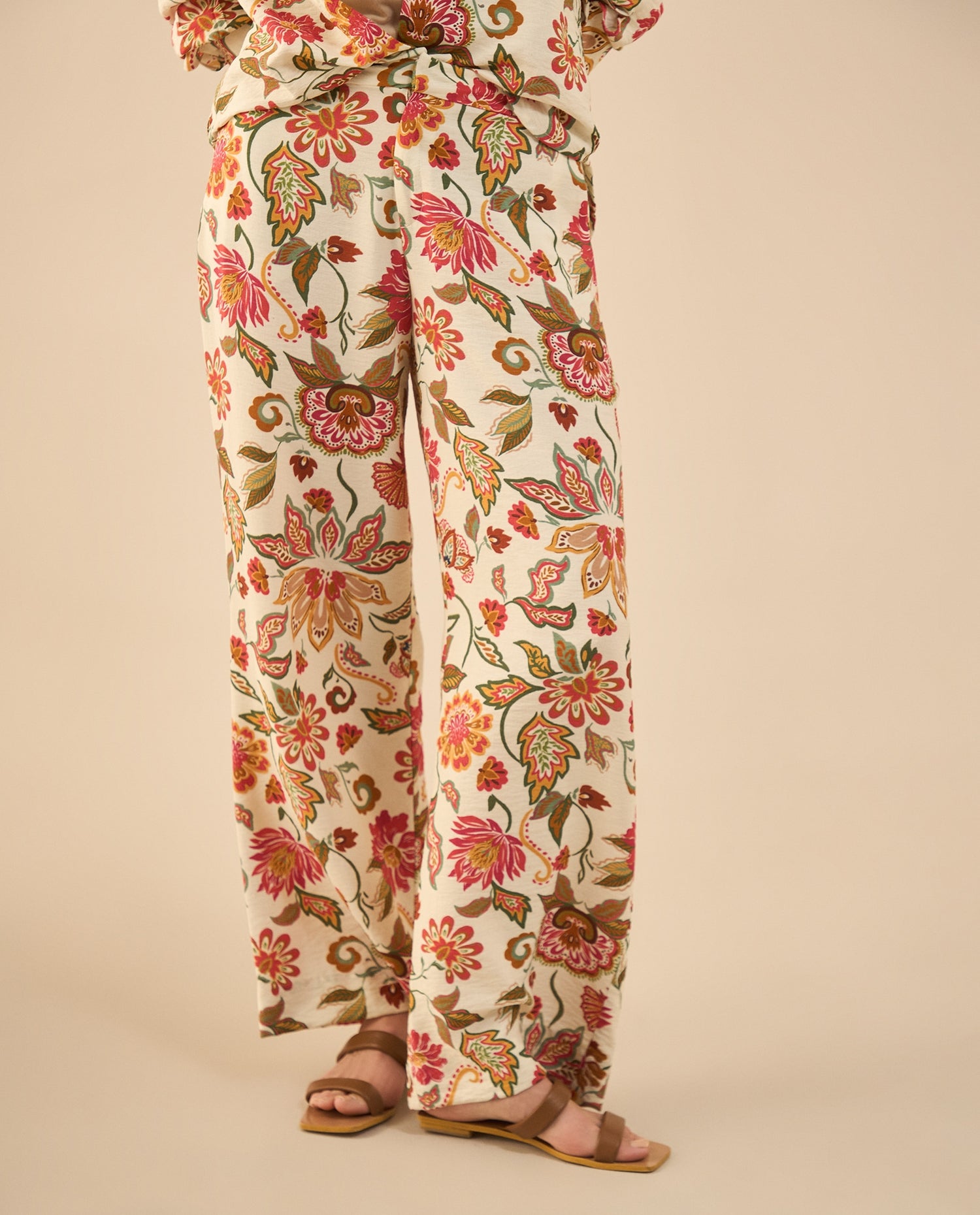 Pantalón con estampado de flores para mujer - Crudo