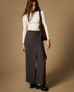 Pantalón tipo pareo con amarre lateral silueta recta - Gris
