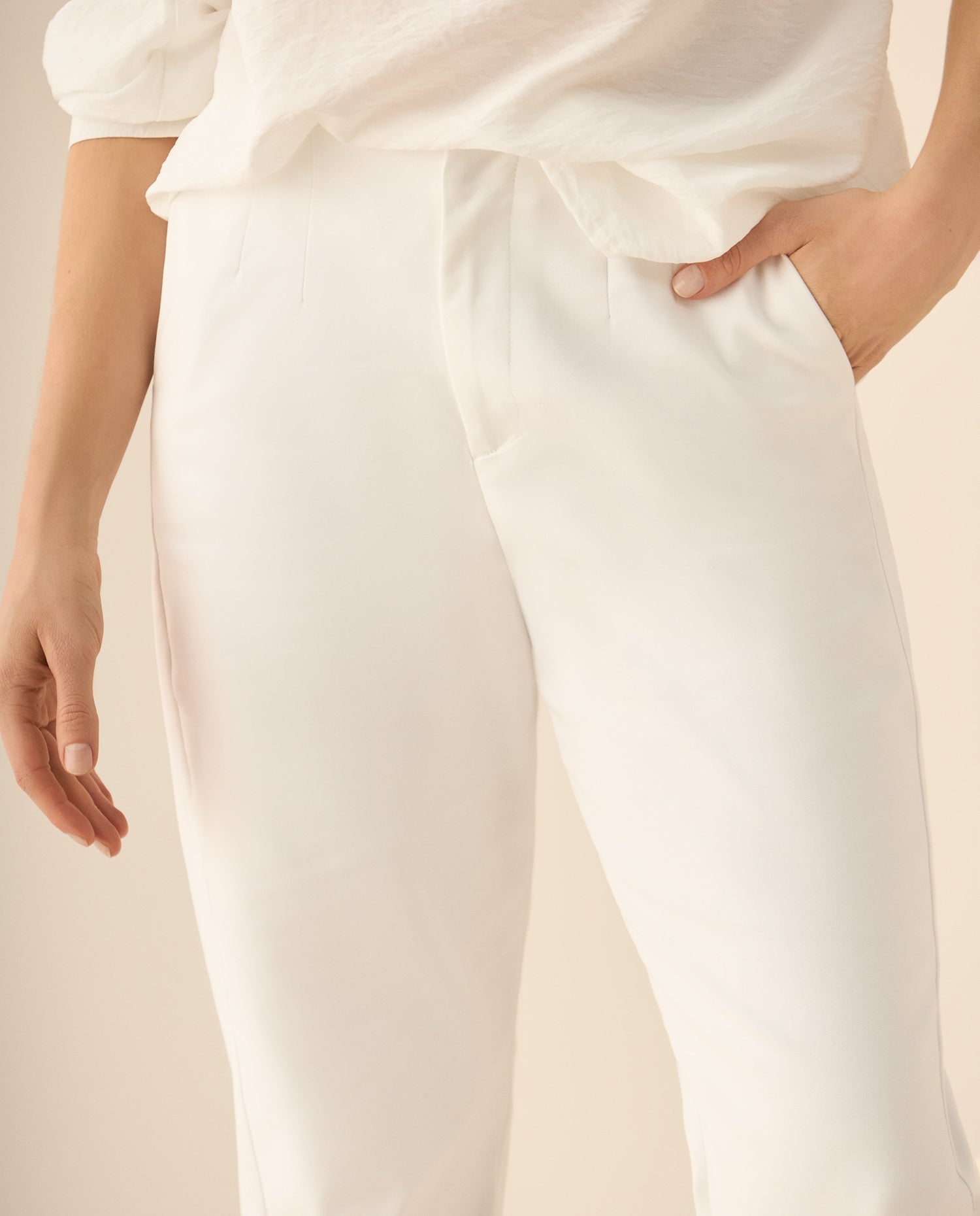 Pantalón con elástico en pretina posterior para mujer. - Blanco