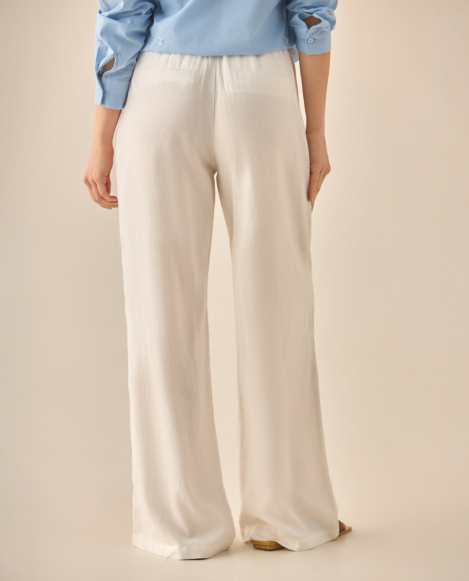 Pantalón bota recta con elastico posterior para mujer - Crudo