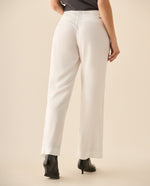 Pantalón bota recta con bolsillos de ribete en posterior para mujer - Blanco
