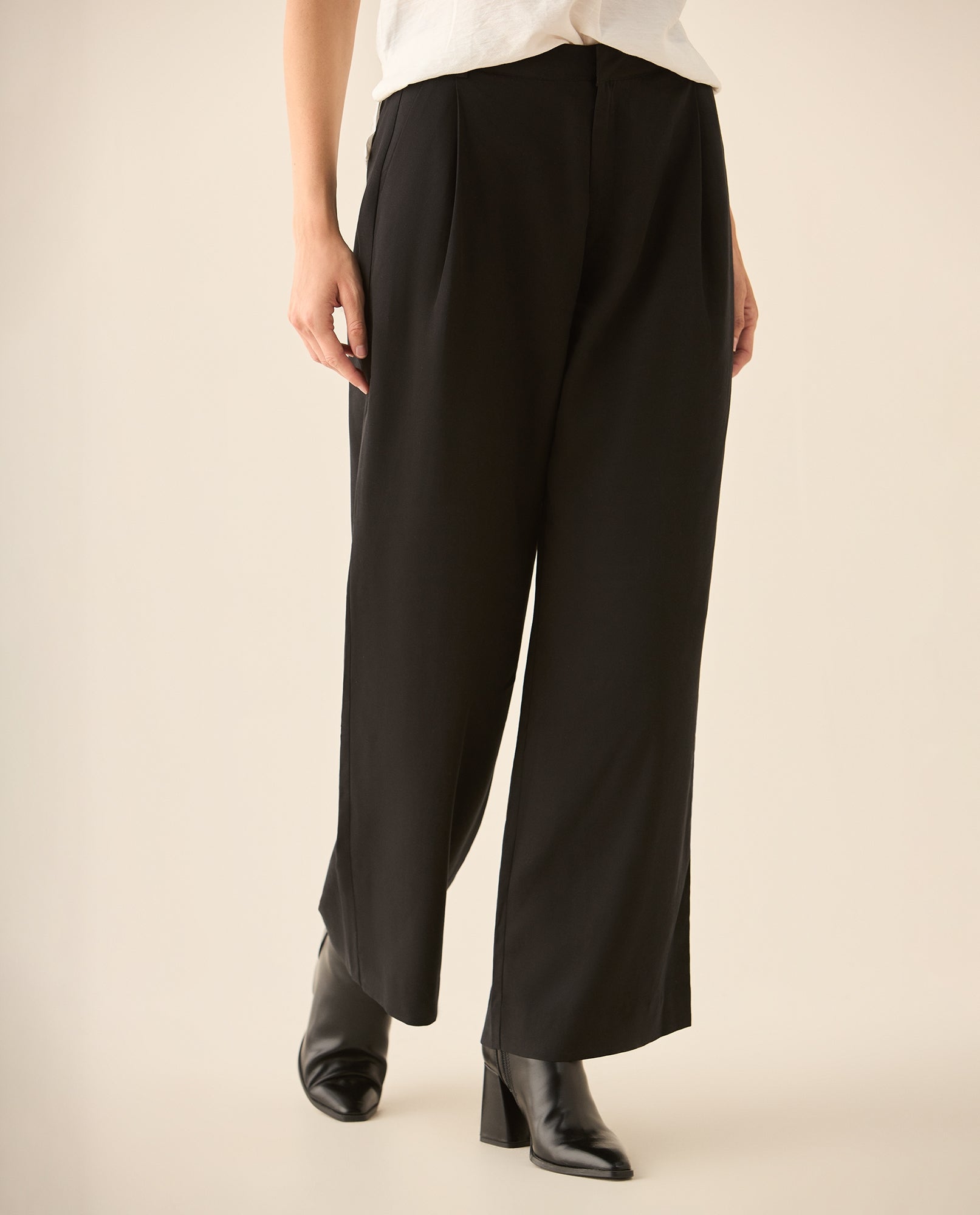 Pantalón bota recta con bolsillos de ribete en posterior para mujer - Negro 34_433G016_NEG190303_3