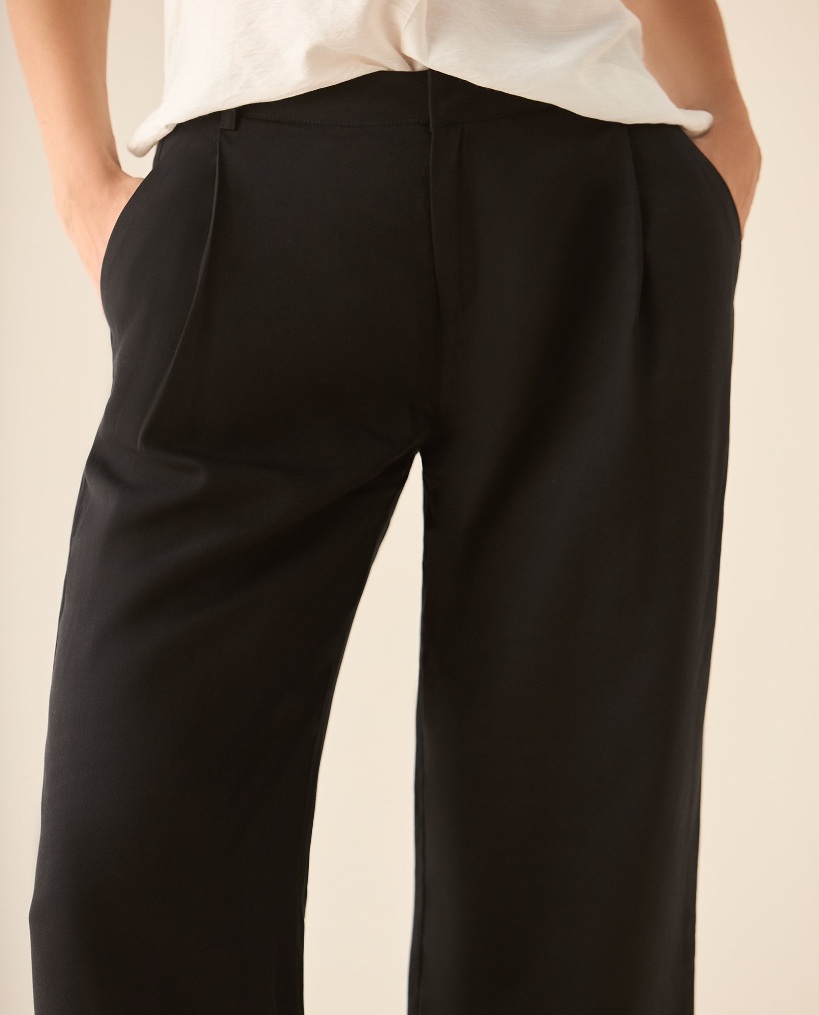 Pantalón bota recta con bolsillos de ribete en posterior para mujer - Negro 34_433G016_NEG190303_4