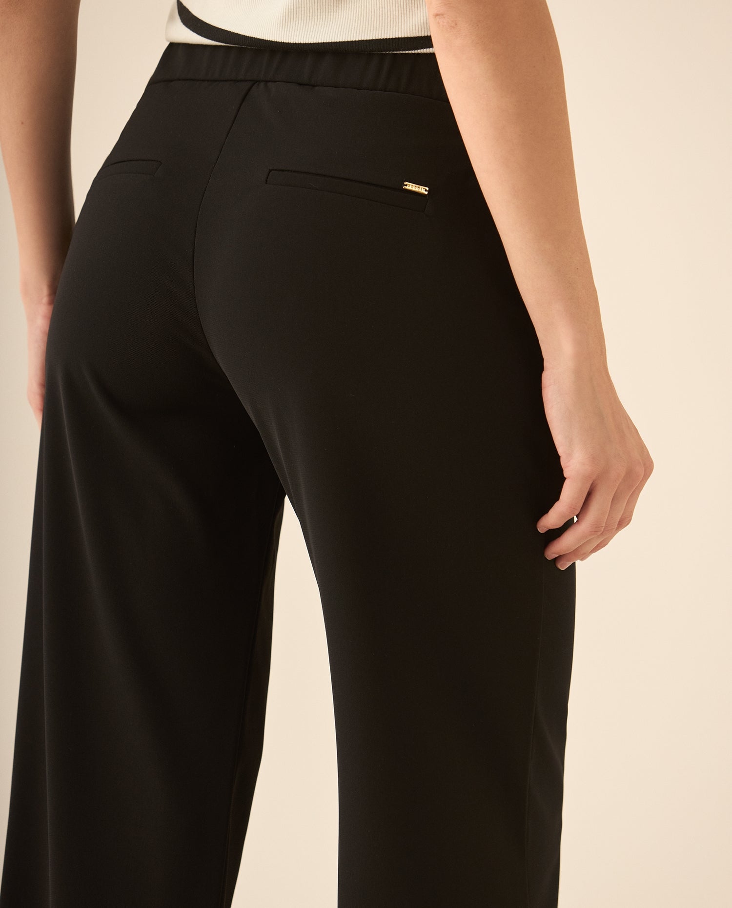 Pantalón con elástico en pretina para mujer - Negro