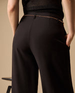 Pantalón Wide Leg con Cadena Dorada - Negro