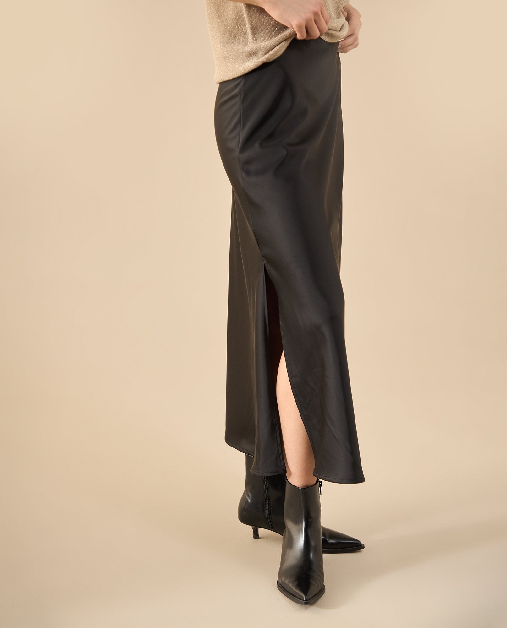 Falda larga en satín para mujer - Negro 34_442G101_NEG190303_3