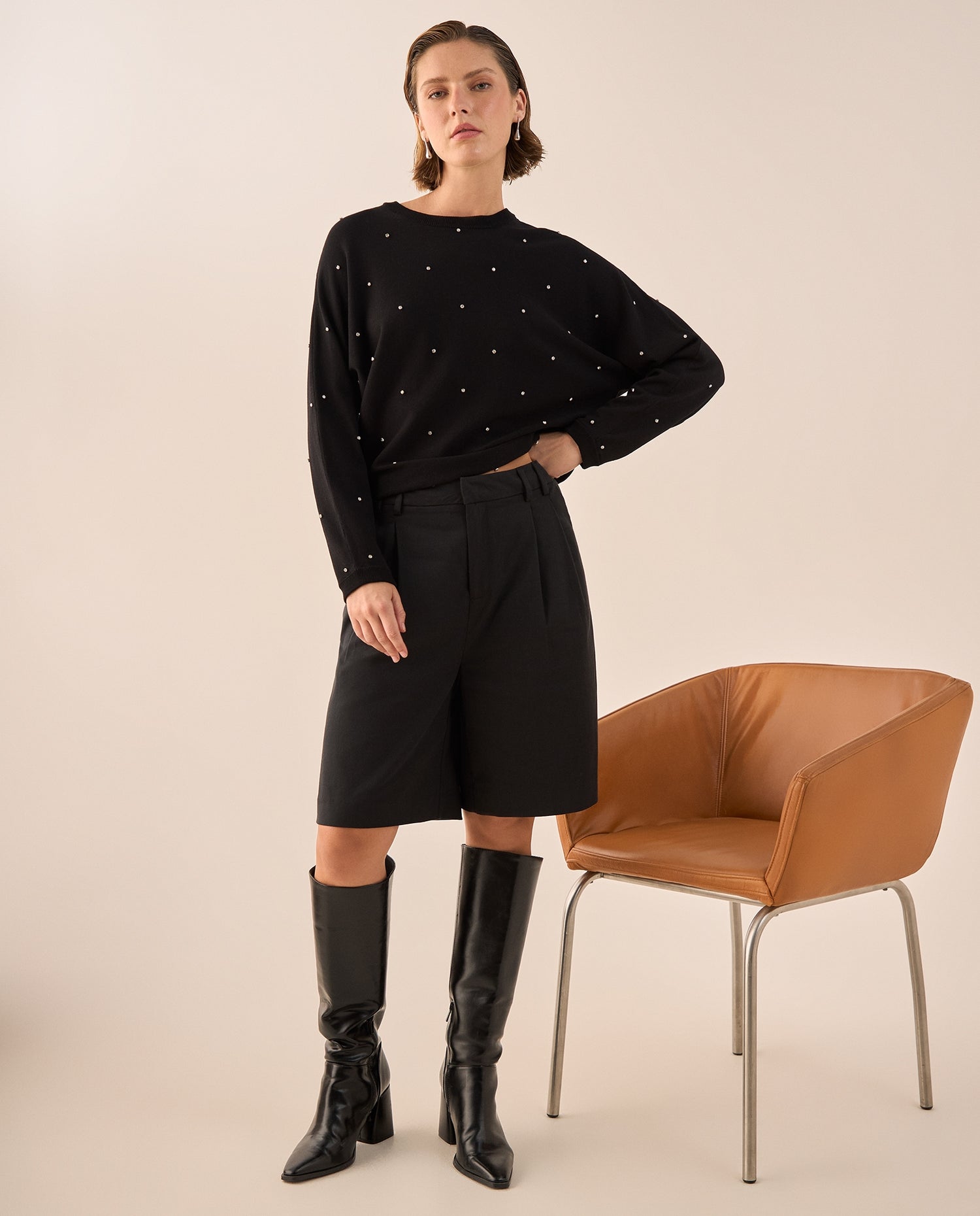 Shorts Negros Cintura Alta con Pliegues - Negro