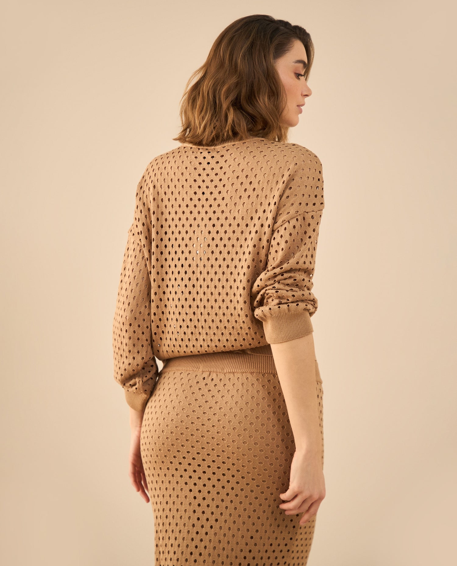 Camisa tejida con detalles desagujados para mujer - Café