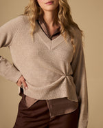 Suéter tejido cardigan con escote V y brillo sutil - Beige