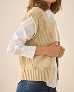 Chaleco tejido con bolsillos de frente para mujer  - Beige