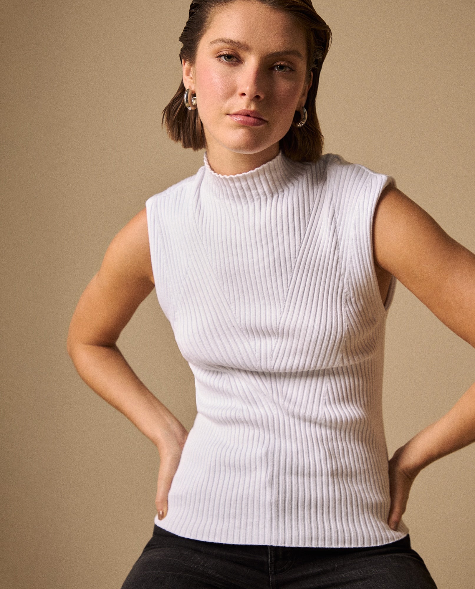 Camisa Tejida Cuello Alto Sin Mangas - Crudo 34_469G201_CRU111001_3