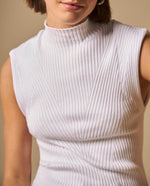 Camisa Tejida Cuello Alto Sin Mangas - Crudo