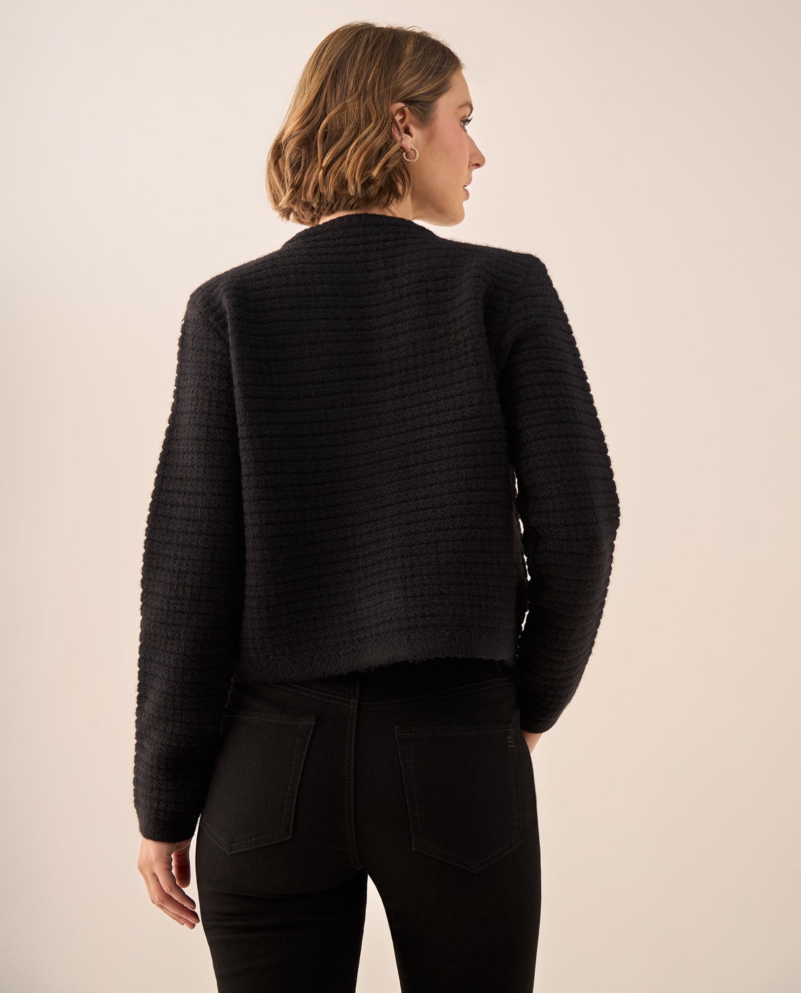 Cardigan con Textura Acanalada y Botones - Negro 34_469G216_NEG190303_4