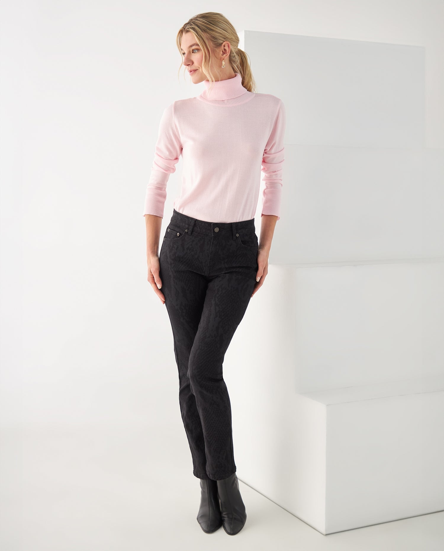Jean Boot cut cinco bolsillos para mujer - Negro