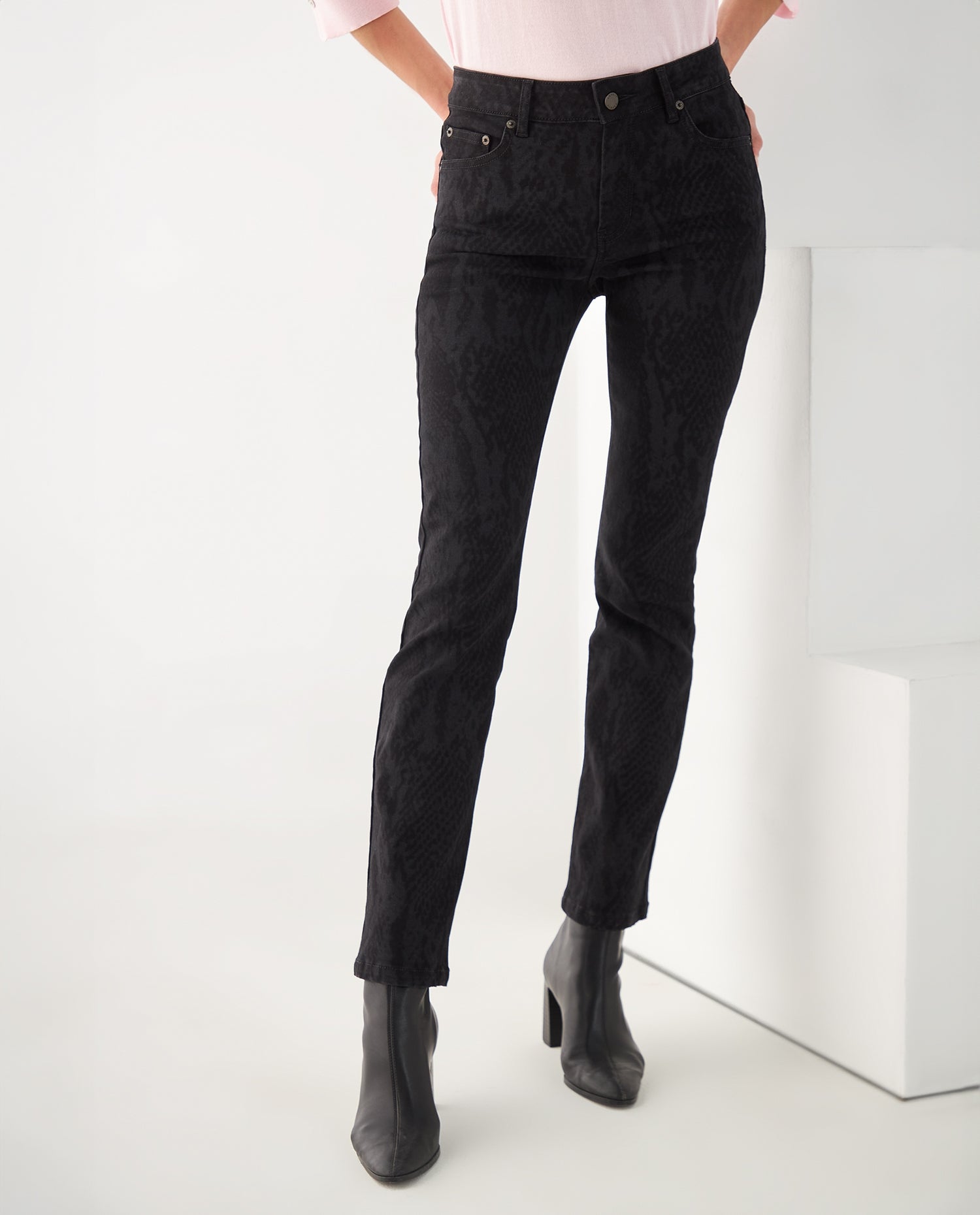 Jean Boot cut cinco bolsillos para mujer - Negro