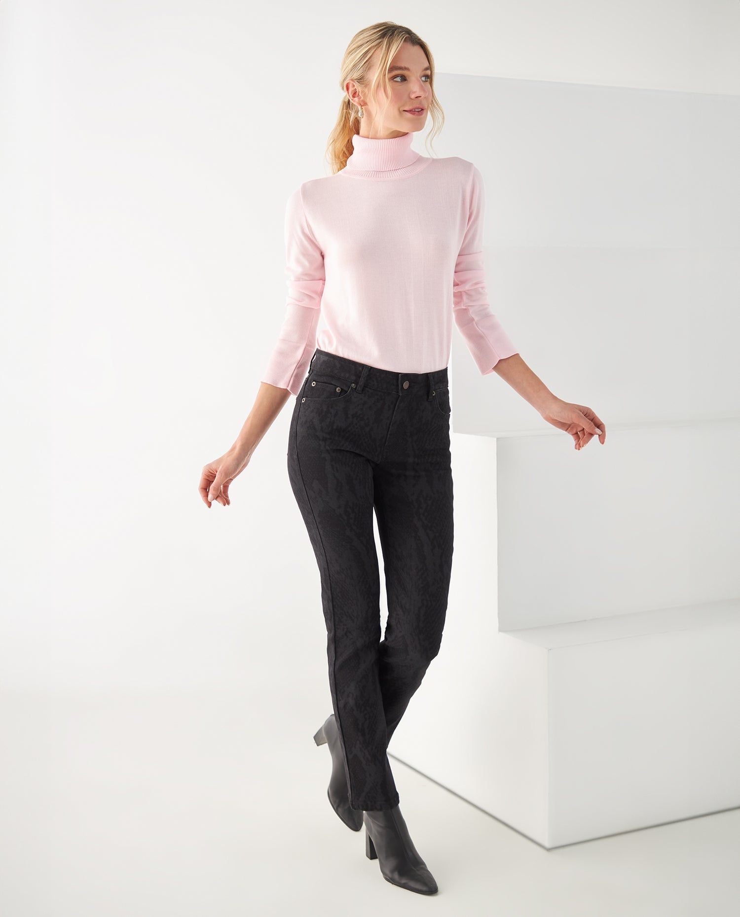 Jean Boot cut cinco bolsillos para mujer - Negro