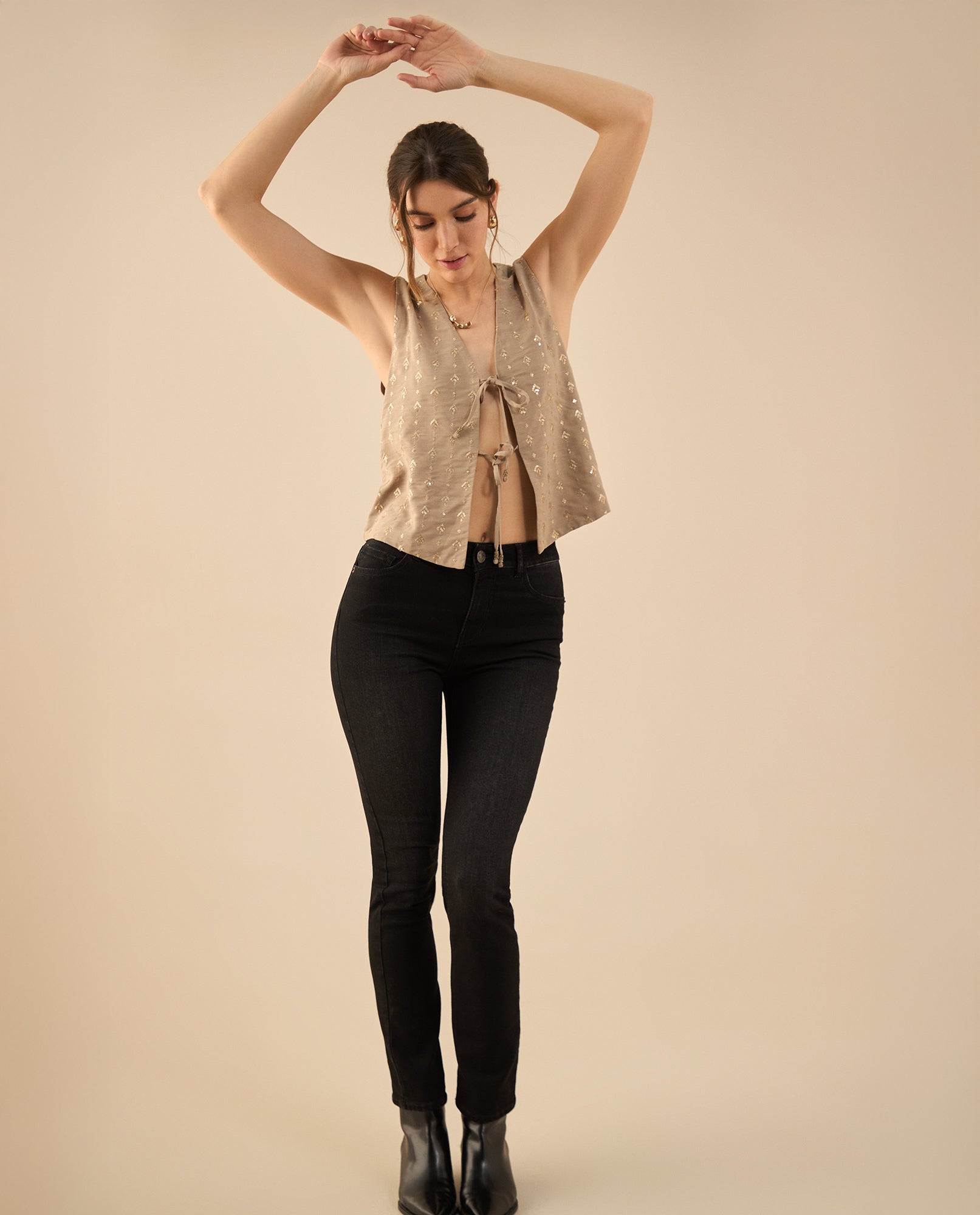Jean Slim en black denim para mujer - Negro 34_472G008_NEG193909_0