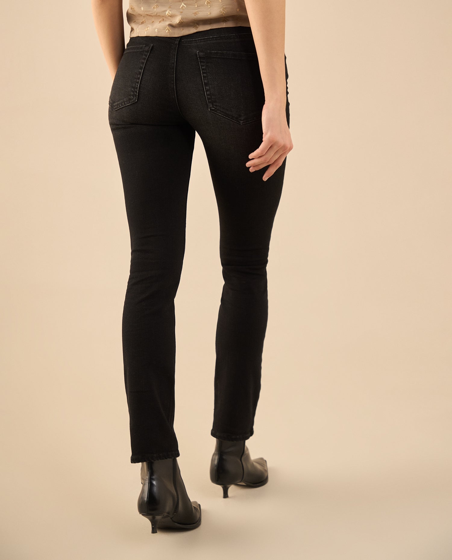 Jean Slim en black denim para mujer - Negro