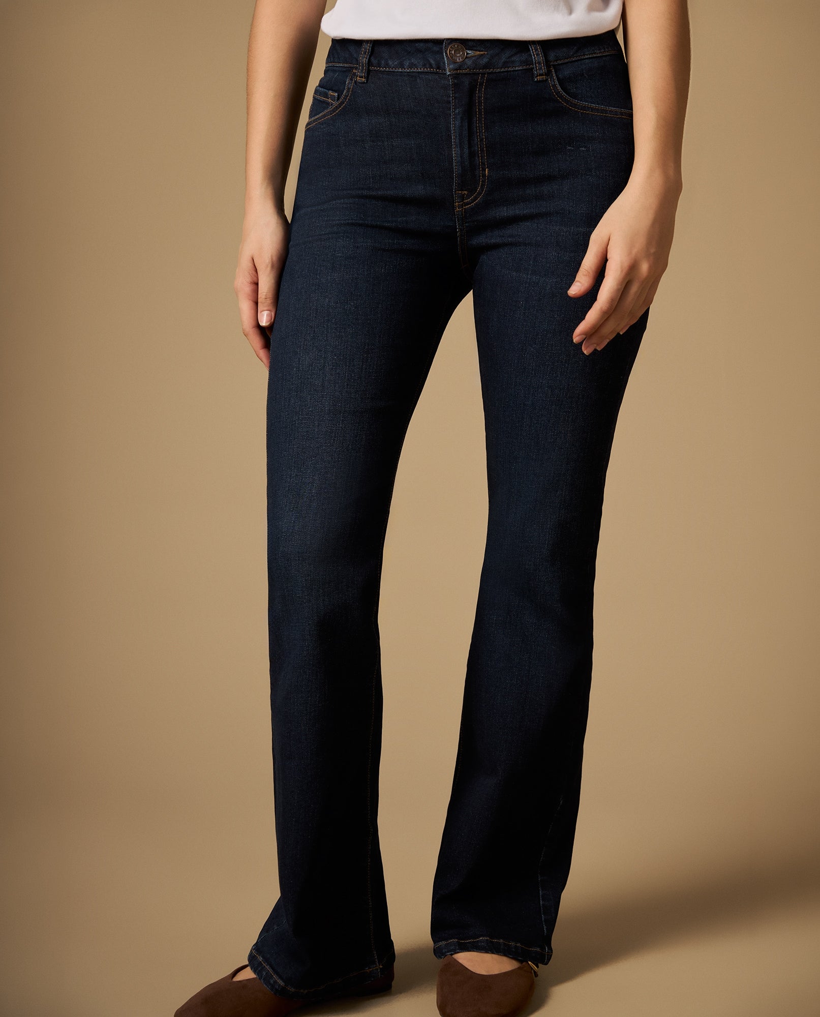 Jean flare tiro medio con apertura amplia tipo campana - Azul 34_472H002_AZU193933_0