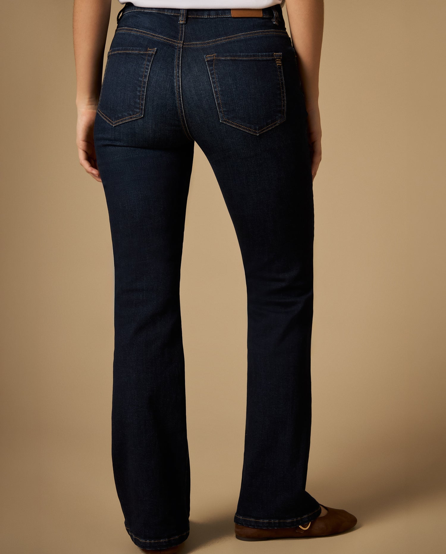 Jean flare tiro medio con apertura amplia tipo campana - Azul