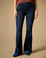 Jean flare con cinturón tiro medio - Azul