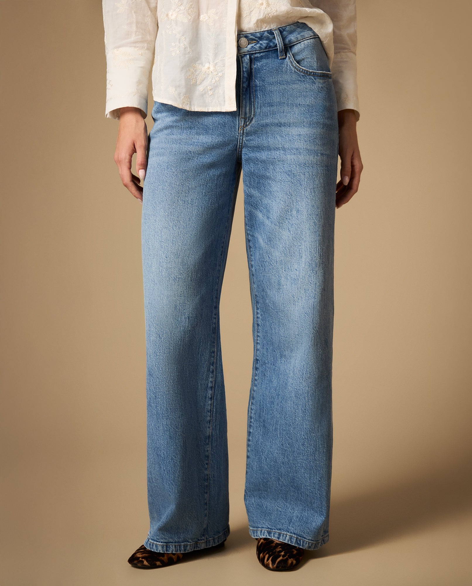 Jean wide leg tiro medio silueta amplia - Azul 34_472H004_AZU174027_0