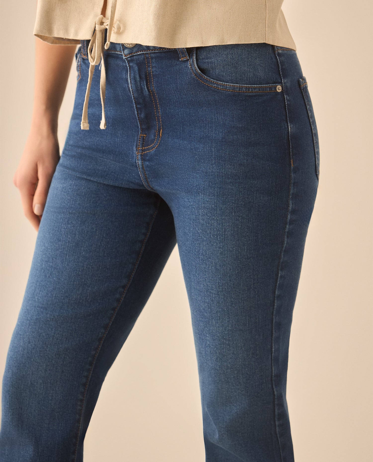 Jean Flare tono medio para mujer - Azul