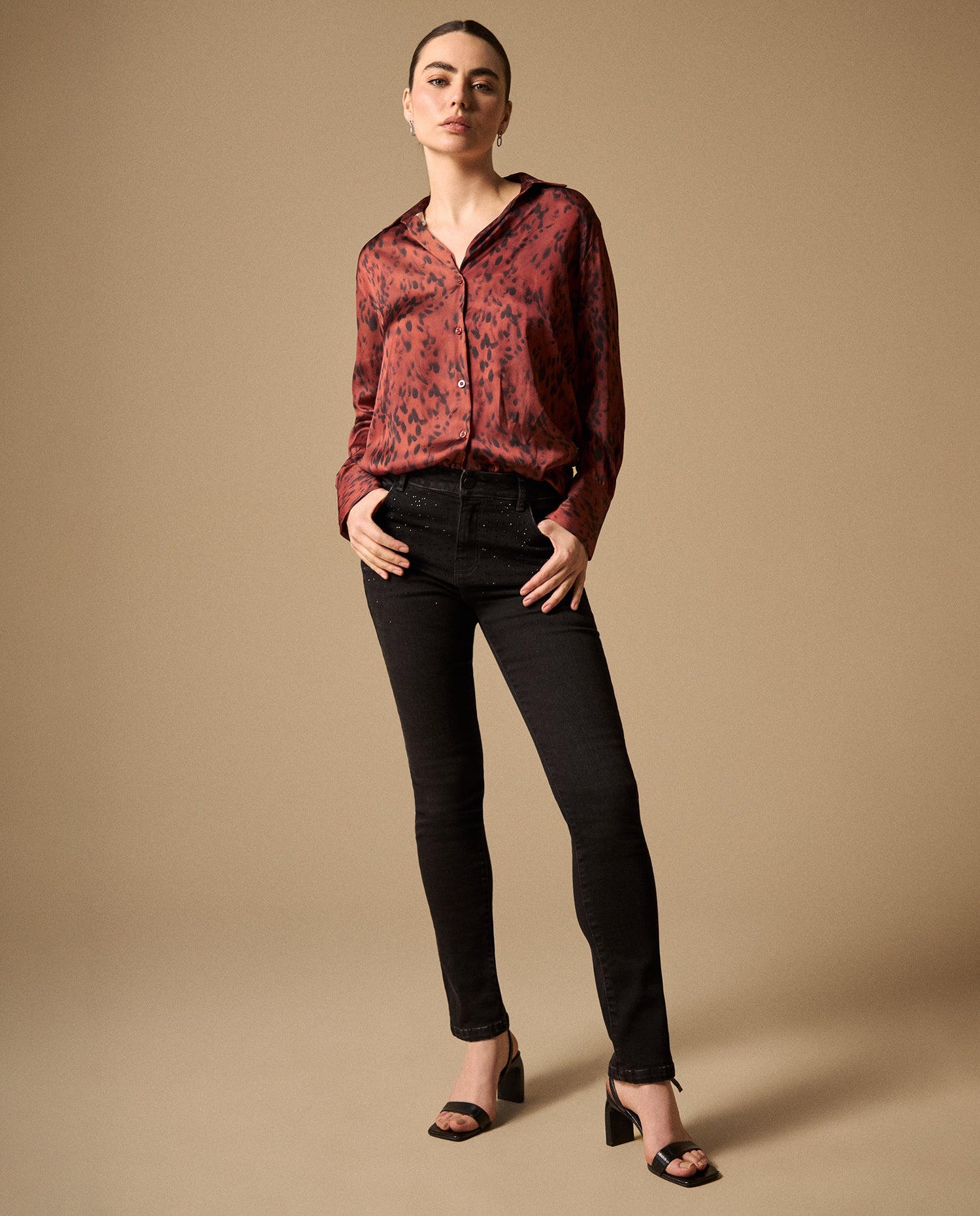 Jean Slim Negro con Detalles Brillantes - Negro