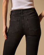 Jean Flared Negro Tiro Alto - Negro