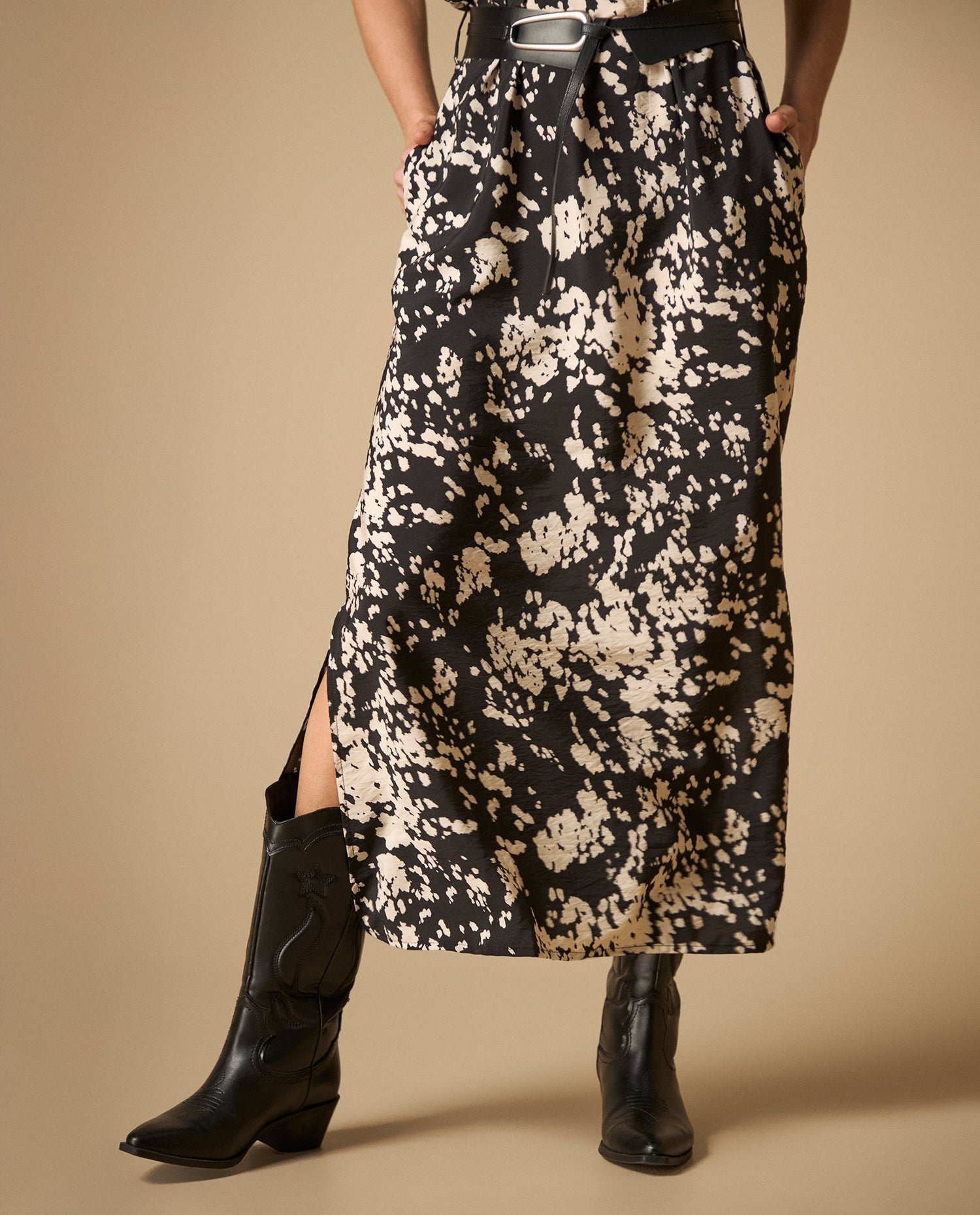 Vestido largo de tiras con silueta fluida - Negro