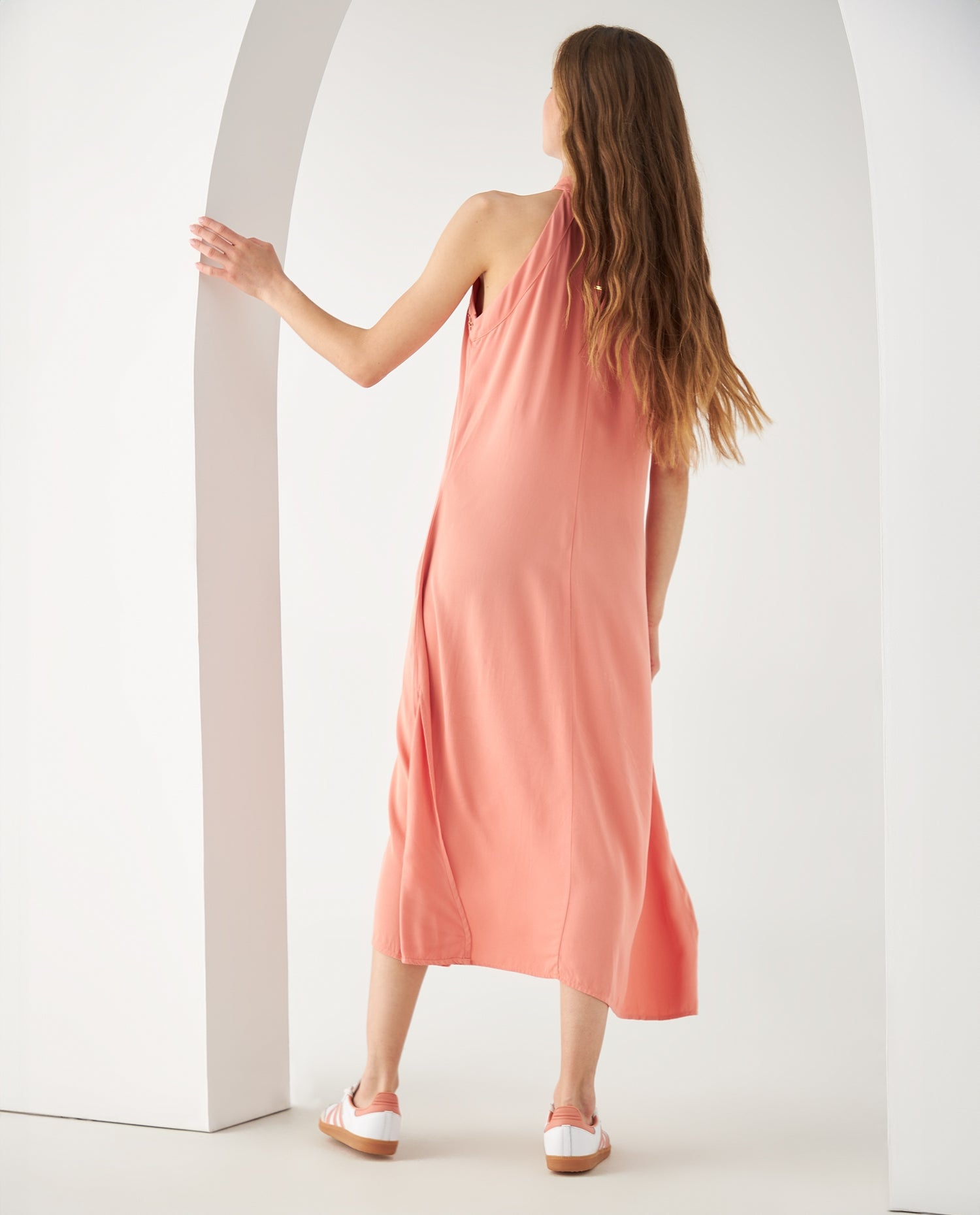Vestido con apliques decorativos para mujer - Rosa