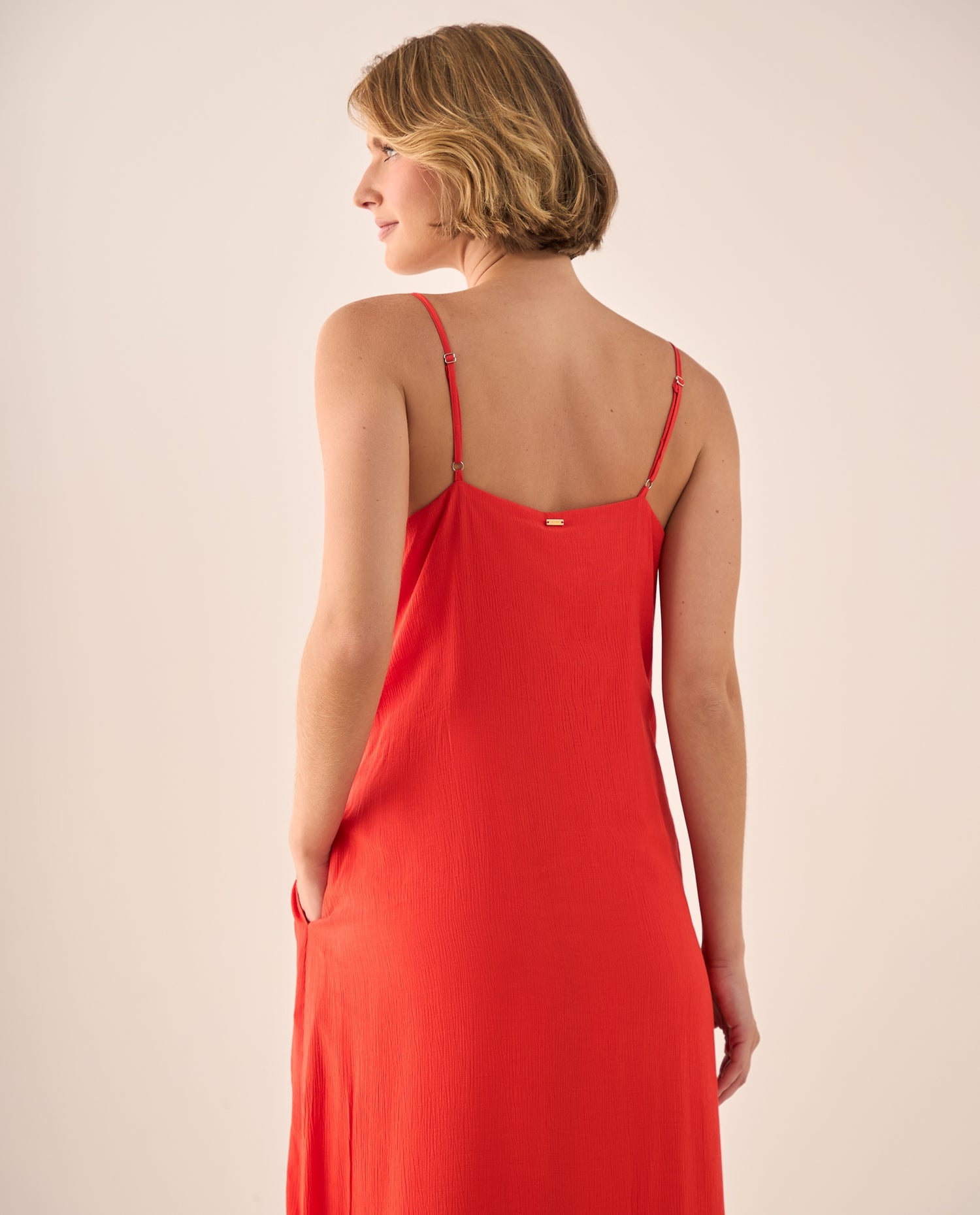 Vestido Midi Rojo con Pliegues Estructurados - Rojo