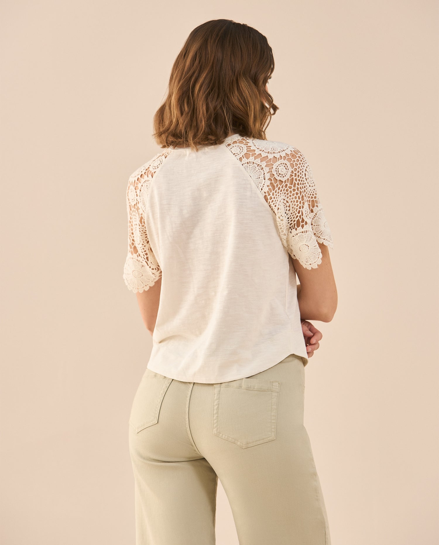 Camiseta con detalles desagujados para mujer - Beige