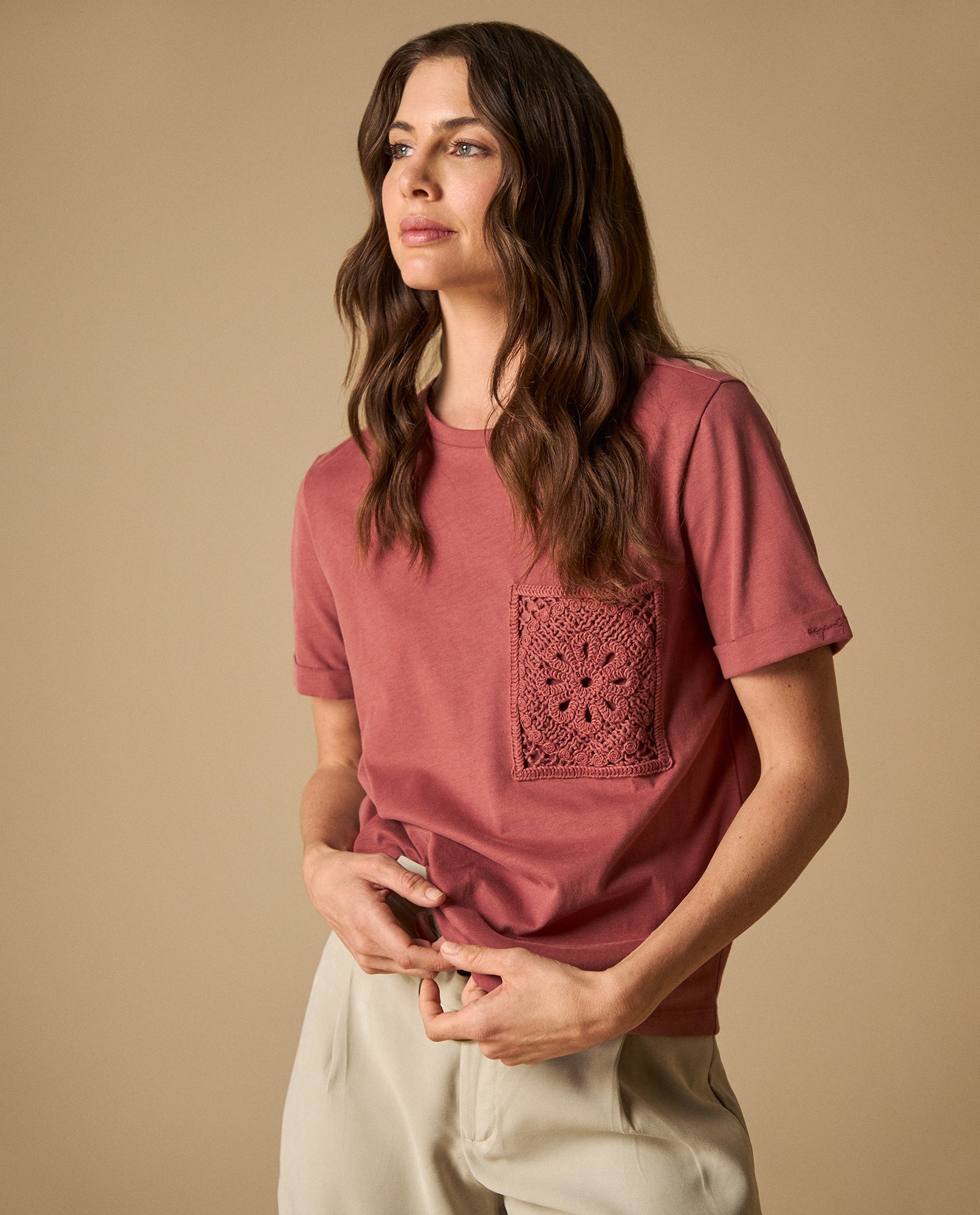 Camiseta manga corta con bolsillo bordado - Rosa 34_601H000_ROS181435_0