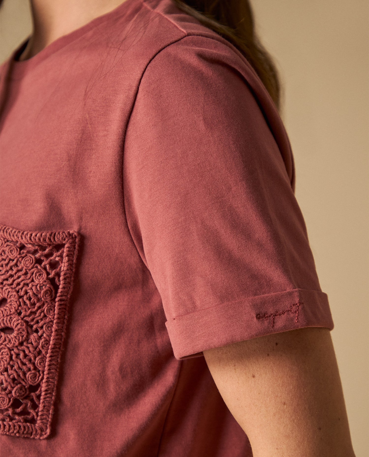 Camiseta manga corta con bolsillo bordado - Rosa