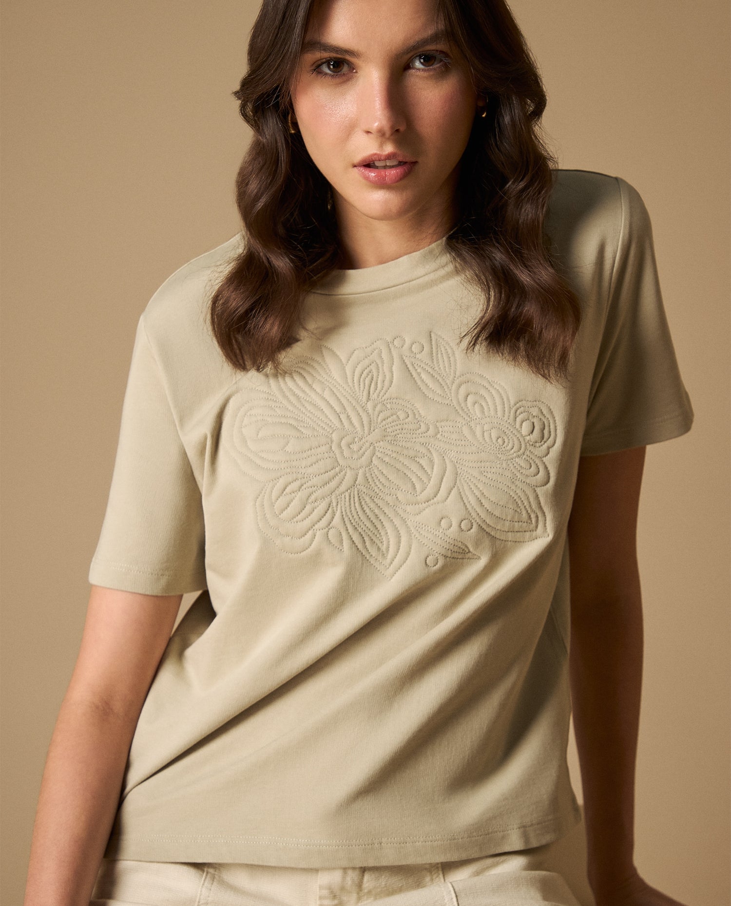 Camiseta bordada manga corta cuello redondo - Verde